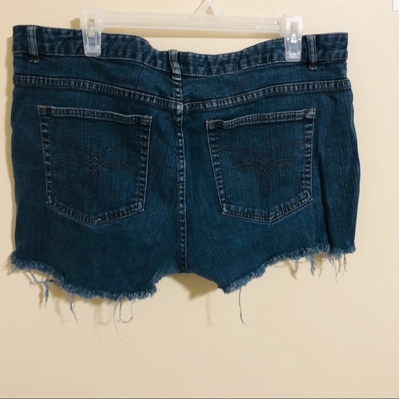 Chaps Denim Shorts - Picture 4 of 4
